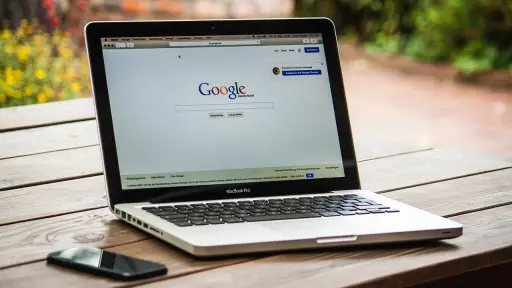macbook, computadora portátil, google ,Pixabay